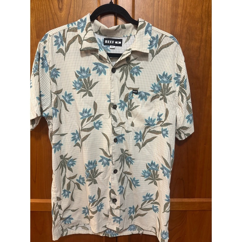 Reef Mens Short Sleeve Button Down Shirt Medium Ivory Floral Tropical Print